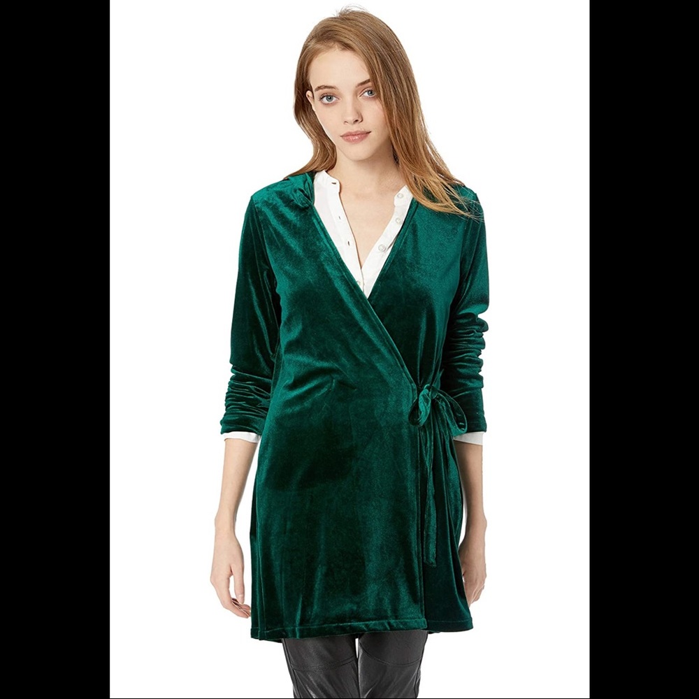 Jack By BB Dakota Practical Magic Velvet Wrap Jack